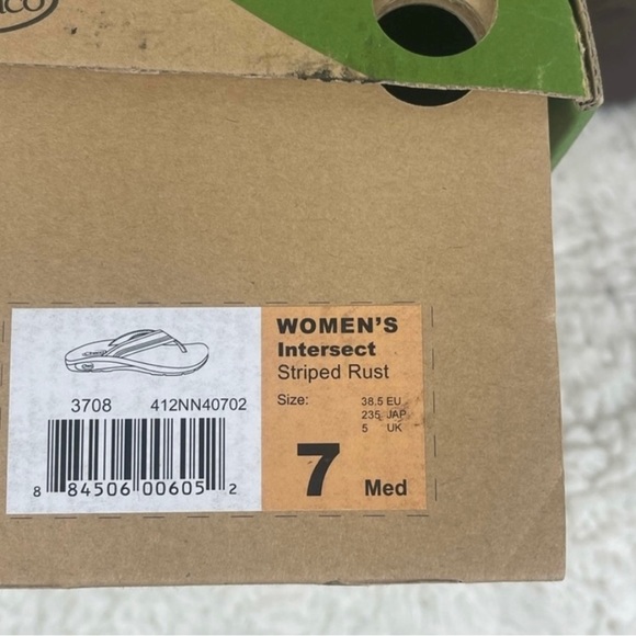 Chaco Intersect Flip Flops Striped Rust NIB Size 7 - Picture 6 of 6